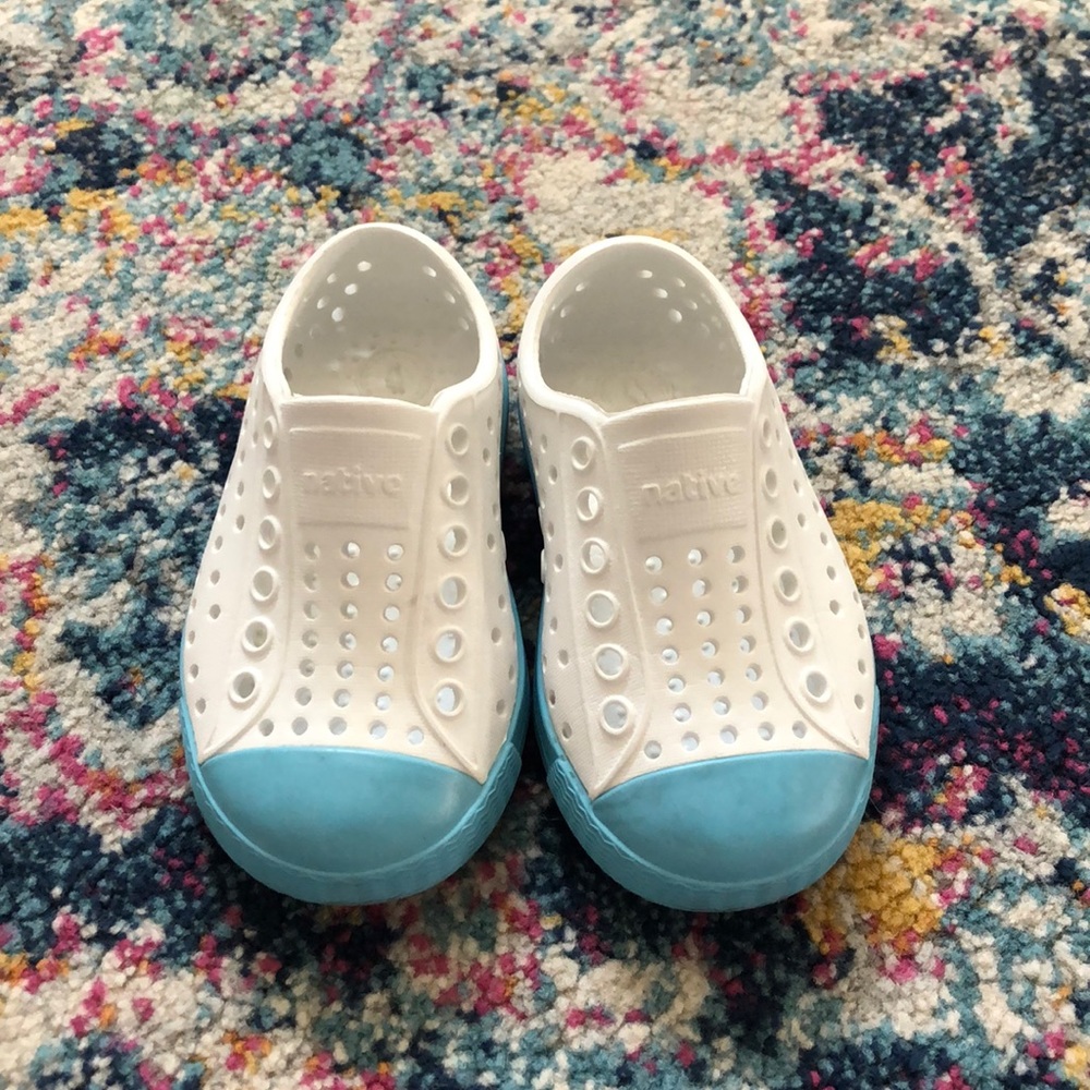 Great condition barely worn Native toddler shoes